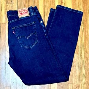 Levi’s 505 Men’s Straight Leg Classic Look.  Size 34x32”
